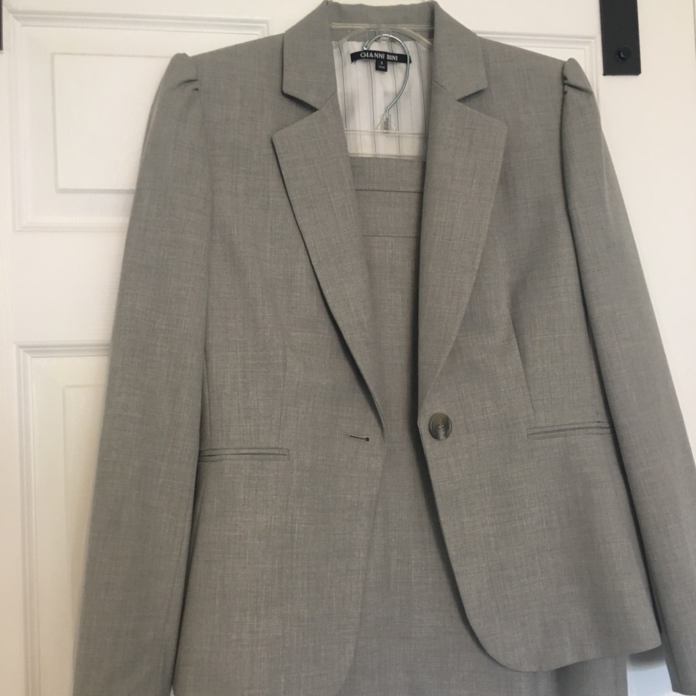 Giani Bini grey skirt suit.